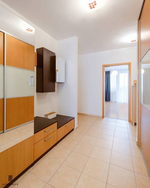 Rent Two bedroom apartment, Two bedroom apartment, Na križovatkách, Br