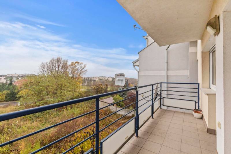 Rent Three bedroom apartment, Three bedroom apartment, Strmý vŕšok, Br