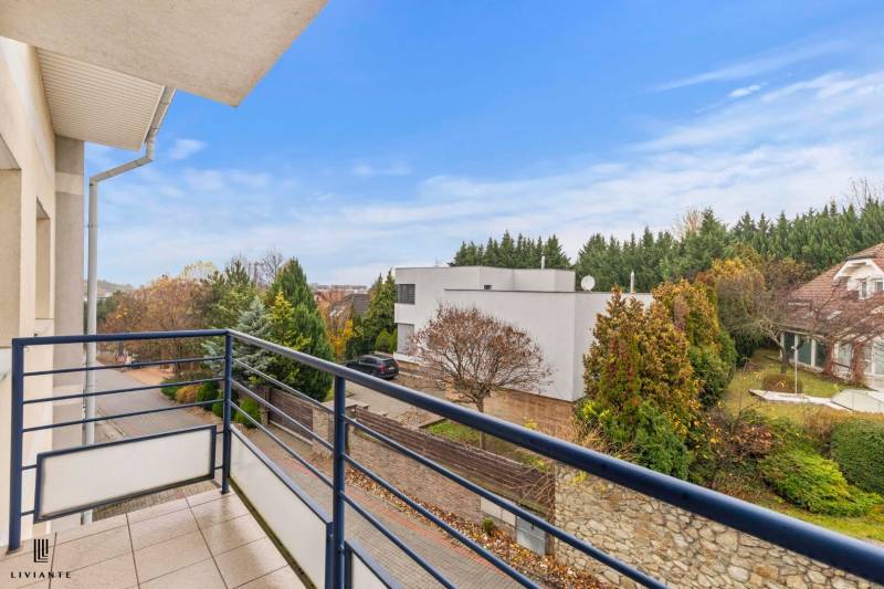 Rent Three bedroom apartment, Three bedroom apartment, Strmý vŕšok, Br