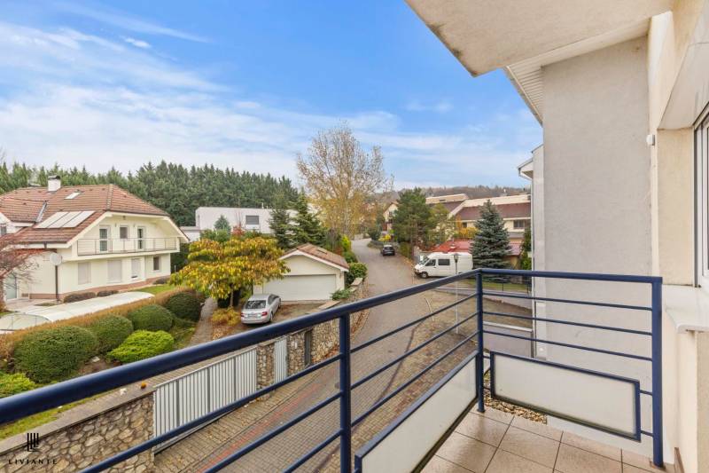 Rent Three bedroom apartment, Three bedroom apartment, Strmý vŕšok, Br