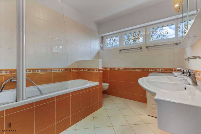 Rent Three bedroom apartment, Three bedroom apartment, Strmý vŕšok, Br
