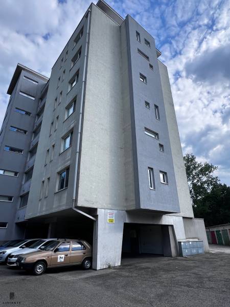 Sale Garage, Garage, Vrakunská cesta, Bratislava - Ružinov, Slovakia