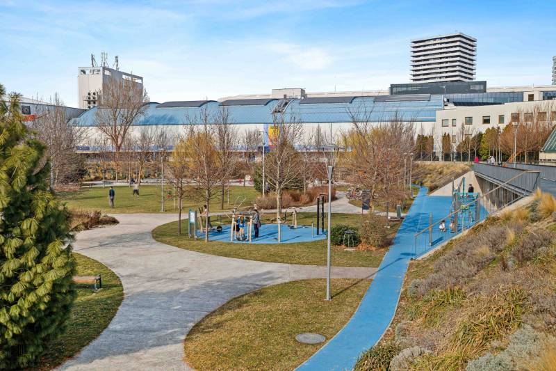 Rent Three bedroom apartment, Three bedroom apartment, Trnavská cesta,