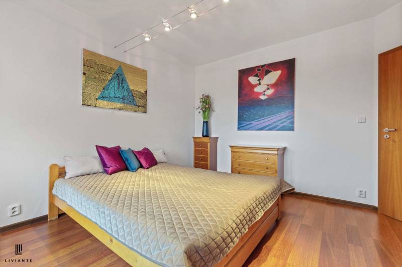 Sale Three bedroom apartment, Three bedroom apartment, Strmý vŕšok, Br