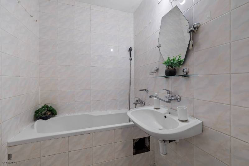 Sale Three bedroom apartment, Three bedroom apartment, Hrobákova, Brat