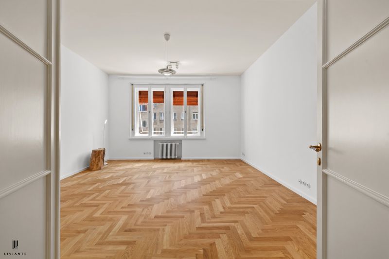 Rent Three bedroom apartment, Three bedroom apartment, Gröslingova, Br