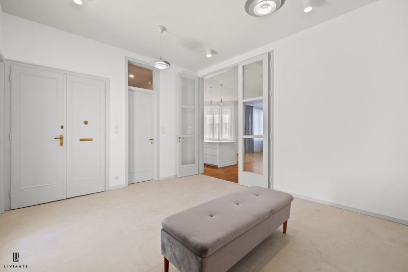 Rent Three bedroom apartment, Three bedroom apartment, Gröslingova, Br