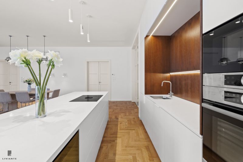 Rent Three bedroom apartment, Three bedroom apartment, Gröslingova, Br
