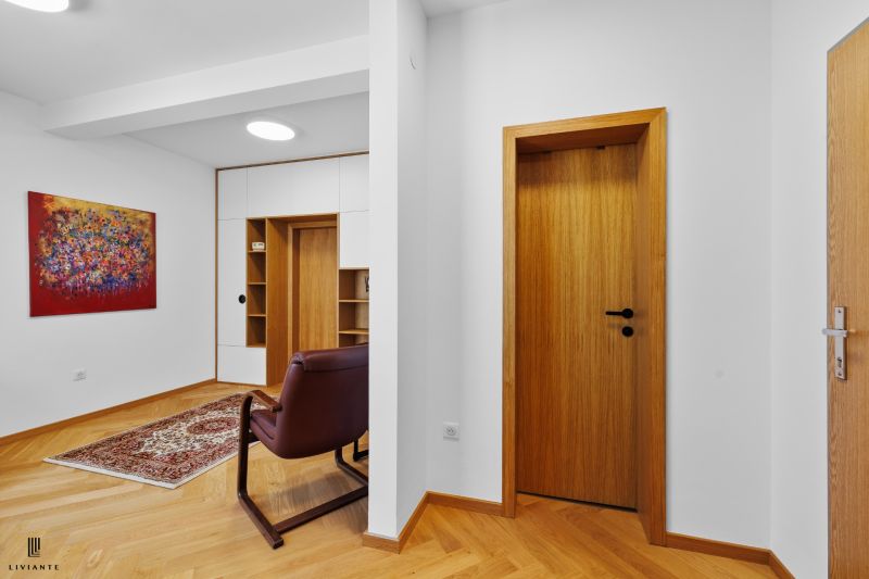 Rent Three bedroom apartment, Three bedroom apartment, Dunajská, Brati