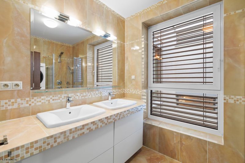 Rent Three bedroom apartment, Three bedroom apartment, Mudroňova, Brat