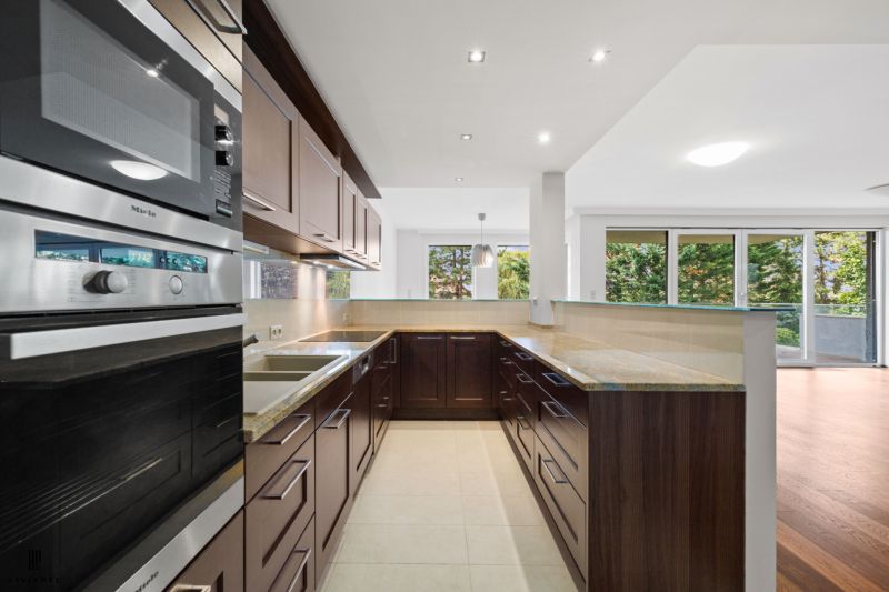Rent Three bedroom apartment, Three bedroom apartment, Mudroňova, Brat